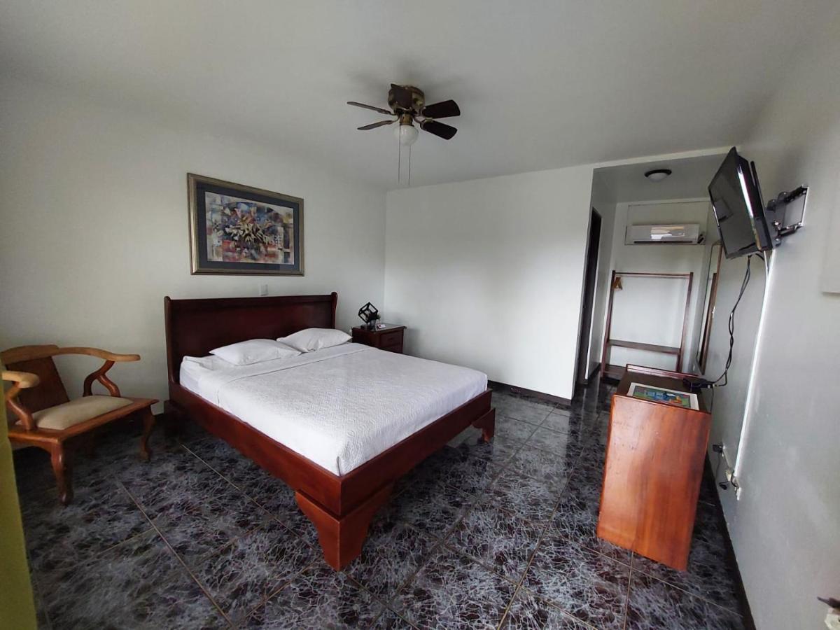 Brillasol Airport Hotel